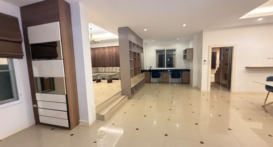 For rent 4 bedrooms house in Si Racha, Chonburi