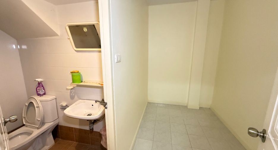 For rent 4 bedrooms house in Si Racha, Chonburi