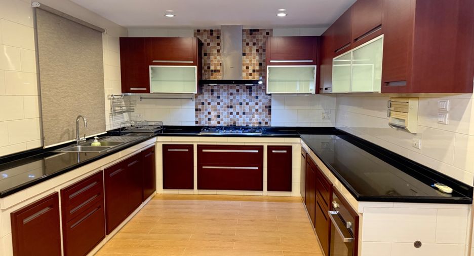 For rent 4 bedrooms house in Si Racha, Chonburi