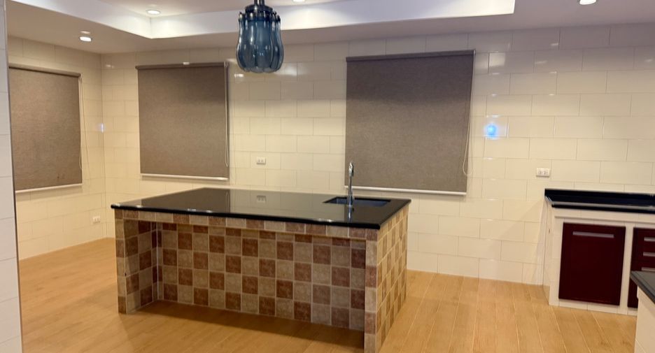 For rent 4 bedrooms house in Si Racha, Chonburi