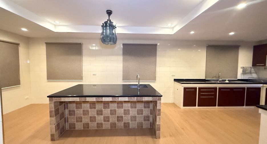 For rent 4 bedrooms house in Si Racha, Chonburi