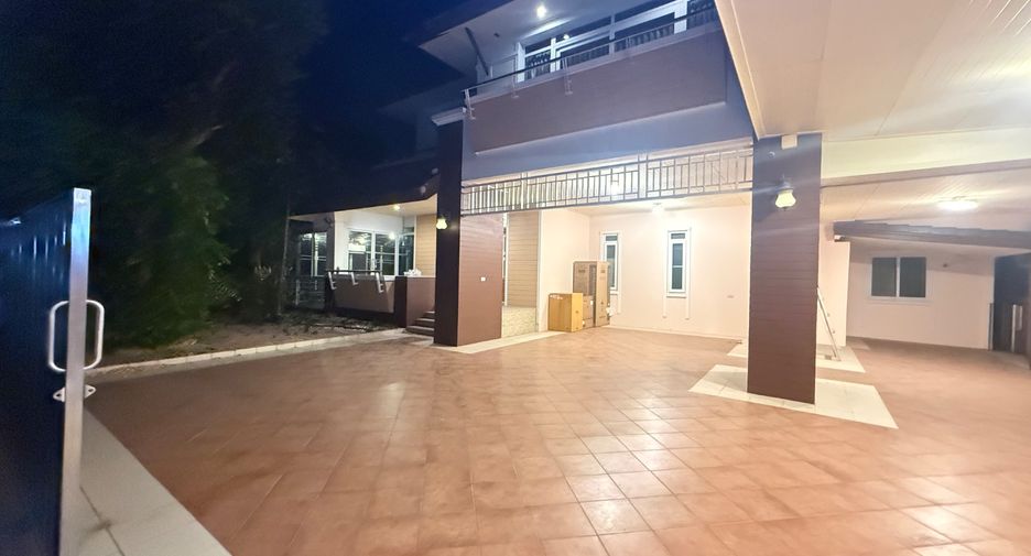 For rent 4 bedrooms house in Si Racha, Chonburi