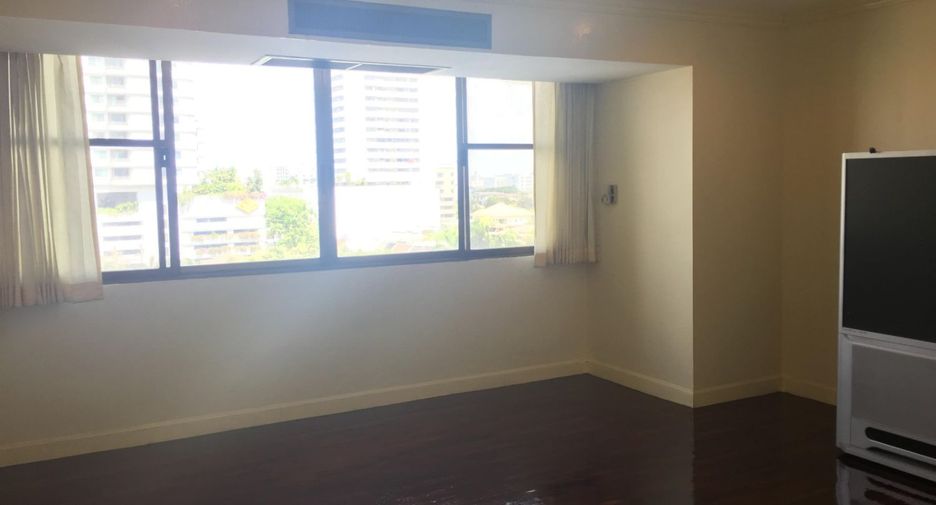À louer et à vendre 5 chambres condo à Watthana, Bangkok