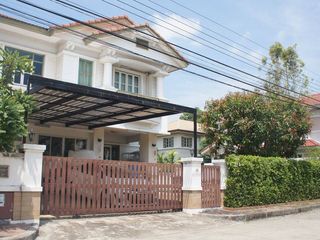 For sale 4 bedrooms house in Mueang Samut Prakan, Samut Prakan