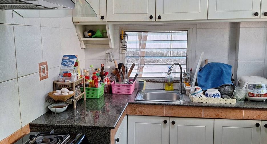 For sale 4 bedrooms house in Mueang Samut Prakan, Samut Prakan