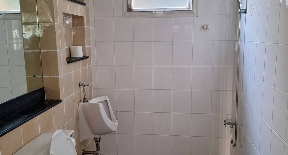 For sale 4 bedrooms house in Mueang Samut Prakan, Samut Prakan