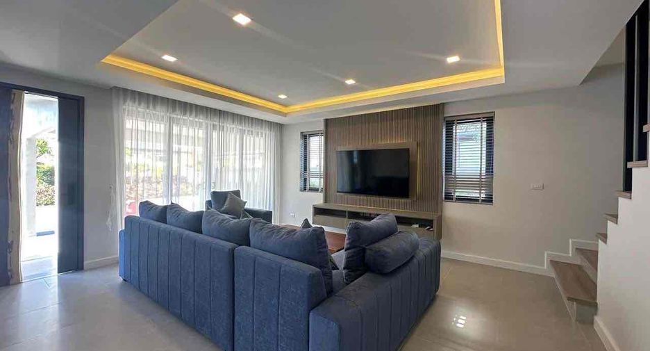 For rent 3 bedrooms villa in Bang Lamung, Chonburi