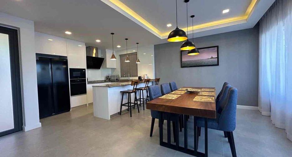 For rent 3 bedrooms villa in Bang Lamung, Chonburi