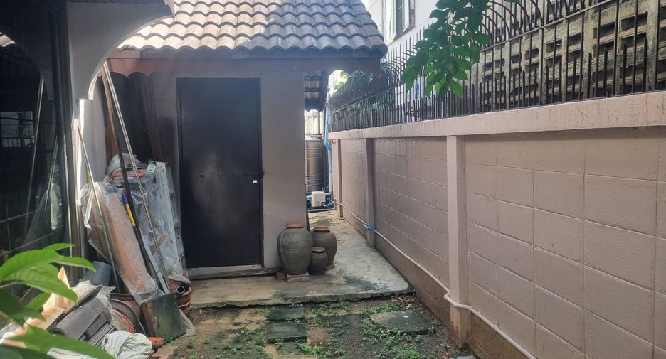 Casa en venta de 3 habitaciones en Watthana, Bangkok