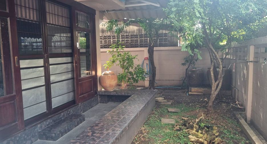 Casa en venta de 3 habitaciones en Watthana, Bangkok
