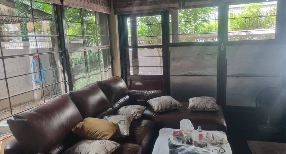 Casa en venta de 3 habitaciones en Watthana, Bangkok