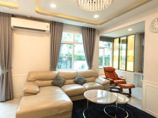 Haus zur Miete und zum Kauf mit 4 Zimmer in Prawet, Bangkok