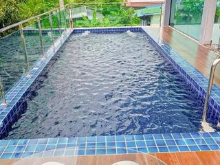 Casa adosada en venta de 4 habitaciones en Lat Phrao, Bangkok