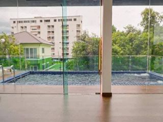 Casa adosada en venta de 4 habitaciones en Lat Phrao, Bangkok