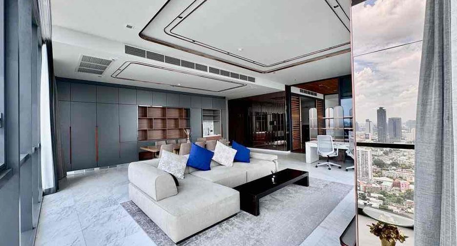 For rent 3 bedrooms condo in Watthana, Bangkok