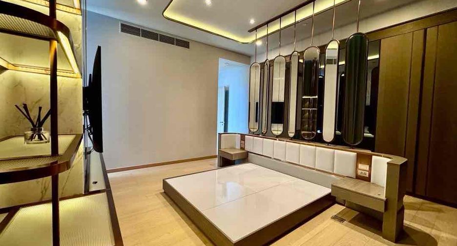 For rent 3 bedrooms condo in Watthana, Bangkok
