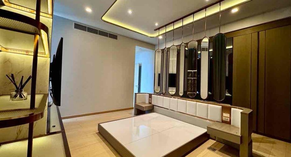 For rent 3 bedrooms condo in Watthana, Bangkok