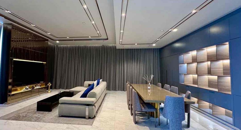 For rent 3 bedrooms condo in Watthana, Bangkok