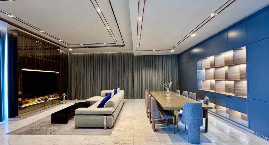 For rent 3 bedrooms condo in Watthana, Bangkok
