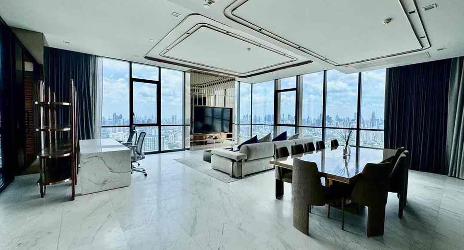 For rent 3 bedrooms condo in Watthana, Bangkok