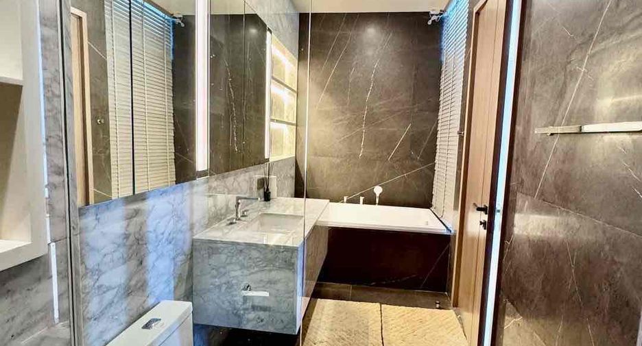For rent 3 bedrooms condo in Watthana, Bangkok
