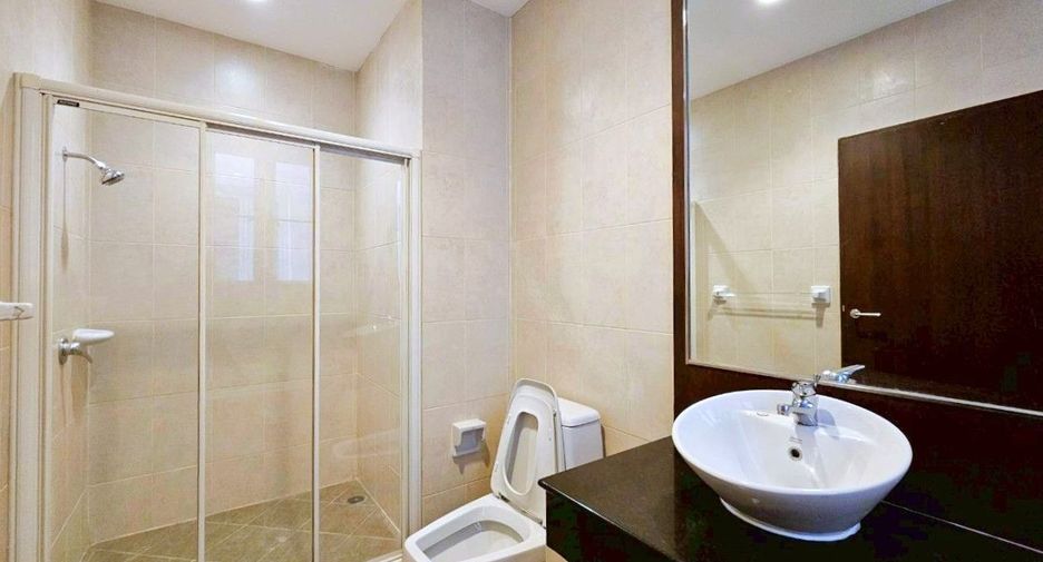 ให้เช่า 3 ห้องนอน เซอร์วิสอพาร์ตเมนต์ ใน คลองเตย, กรุงเทพฯ