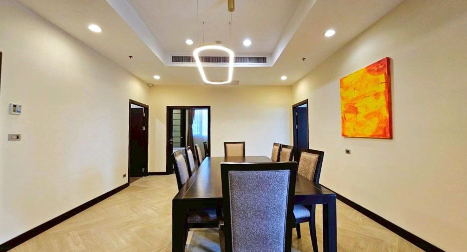 Apartamento con servicios en alquiler de 3 habitaciones en Khlong Toei, Bangkok