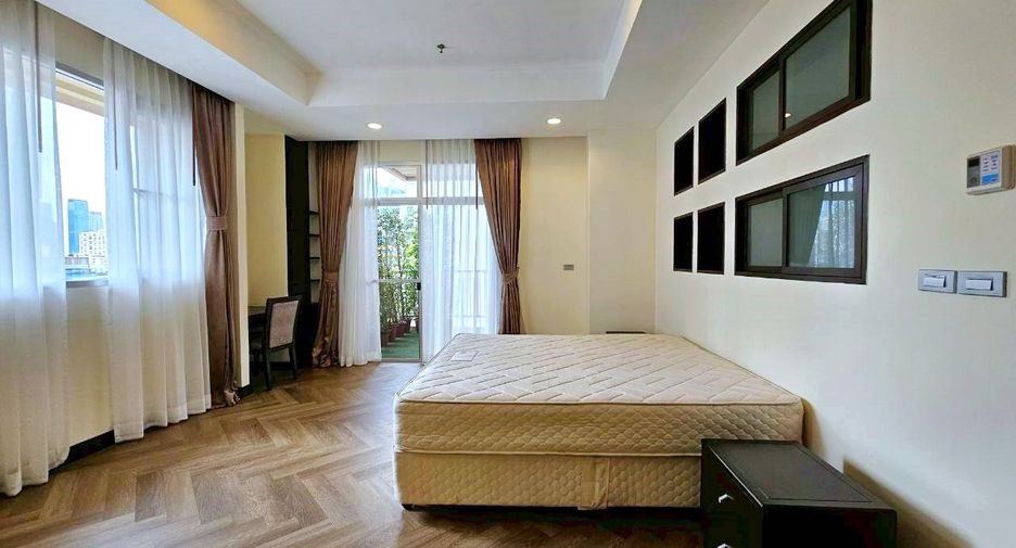 Apartamento con servicios en alquiler de 3 habitaciones en Khlong Toei, Bangkok