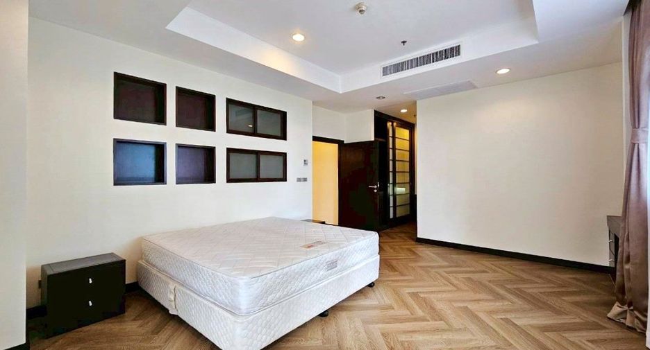 Apartamento con servicios en alquiler de 3 habitaciones en Khlong Toei, Bangkok