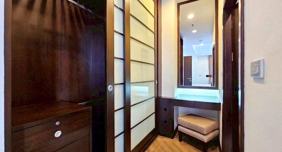 Apartamento con servicios en alquiler de 3 habitaciones en Khlong Toei, Bangkok