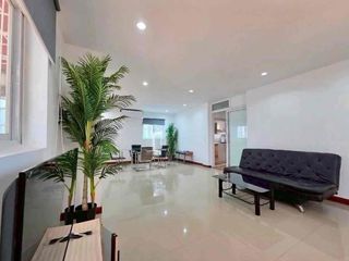 Villa en alquiler de 4 habitaciones en Bang Lamung, Chonburi