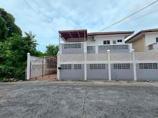 Villa en alquiler de 4 habitaciones en Bang Lamung, Chonburi