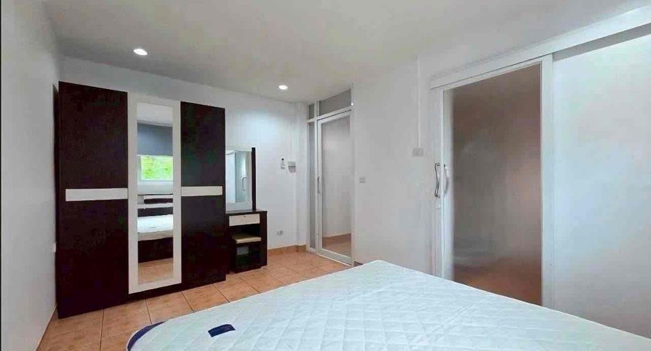For rent 4 bedrooms villa in Bang Lamung, Chonburi