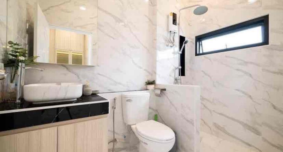 For rent and for sale 3 bedrooms villa in Bang Lamung, Chonburi
