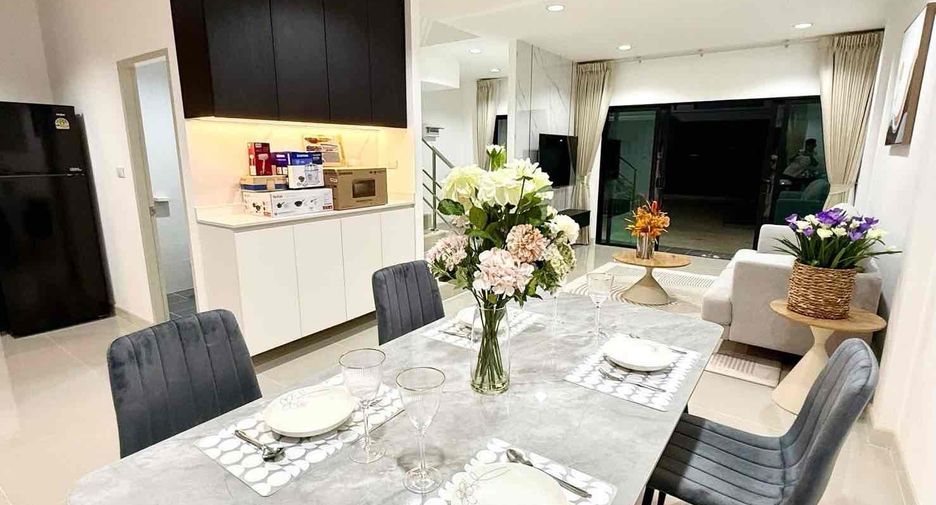 For rent 3 bedrooms villa in Bang Lamung, Chonburi