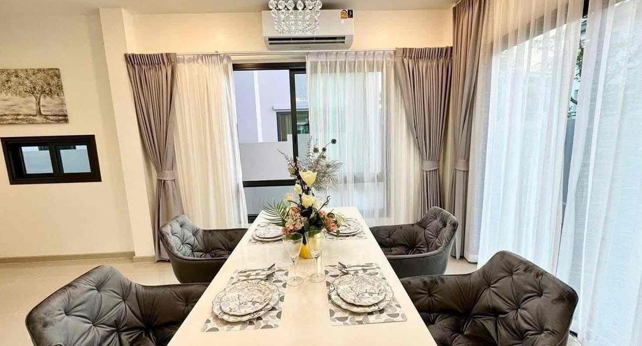 For rent 4 bedrooms villa in Bang Lamung, Chonburi