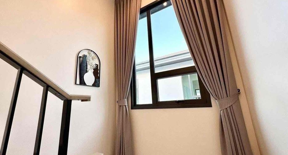 For rent 4 bedrooms villa in Bang Lamung, Chonburi
