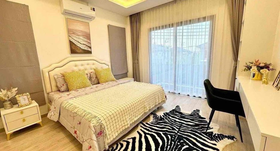 For rent 4 bedrooms villa in Bang Lamung, Chonburi