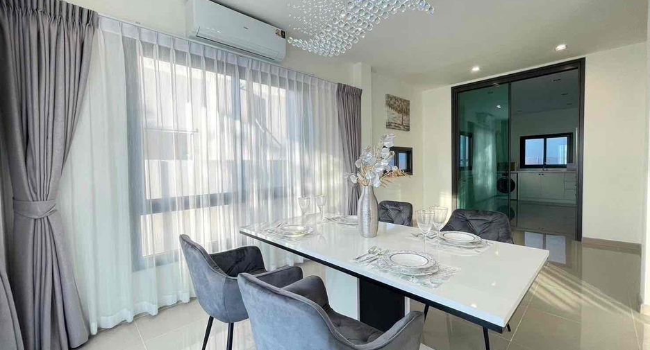 For rent 4 bedrooms villa in Bang Lamung, Chonburi