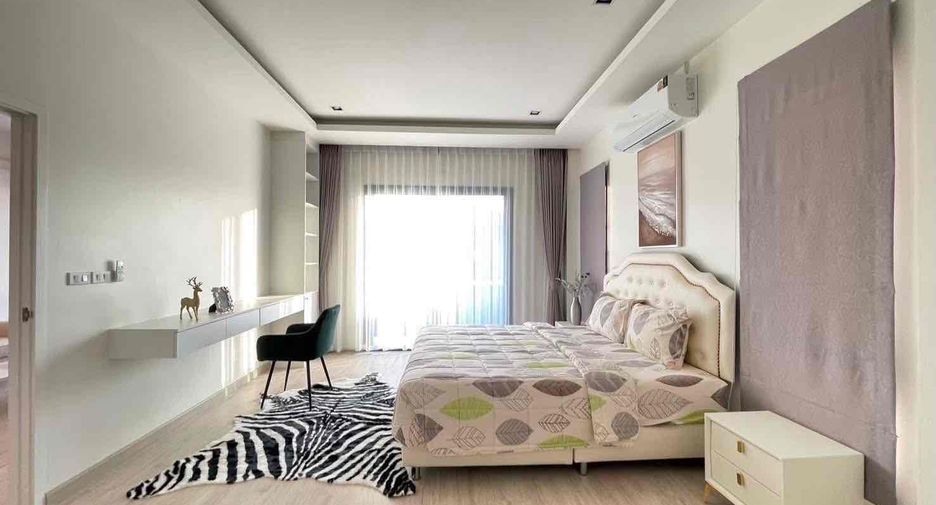 For rent 4 bedrooms villa in Bang Lamung, Chonburi