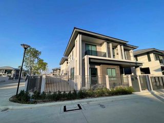 Villa en alquiler de 4 habitaciones en Bang Lamung, Chonburi
