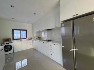 Villa en alquiler de 4 habitaciones en Bang Lamung, Chonburi