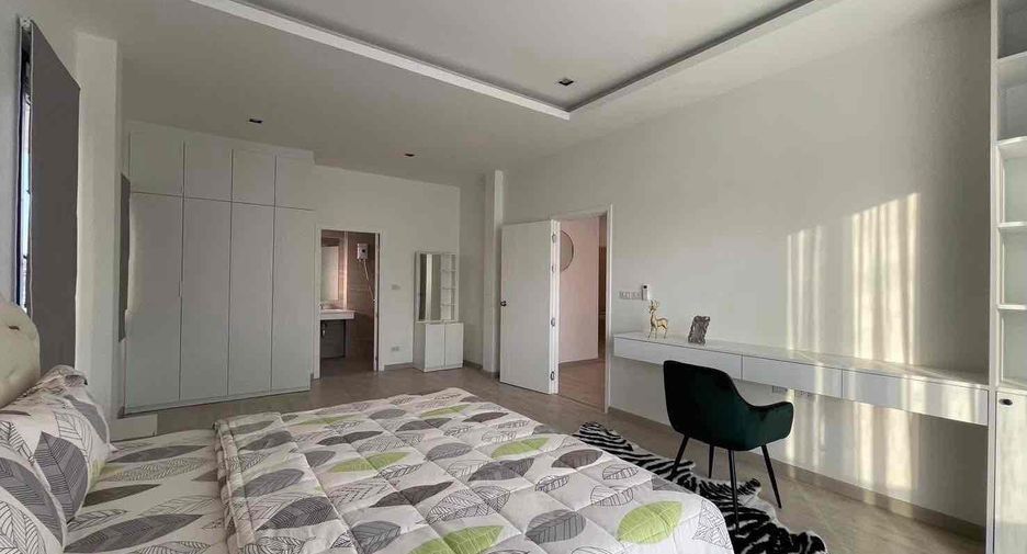 Villa en alquiler de 4 habitaciones en Bang Lamung, Chonburi