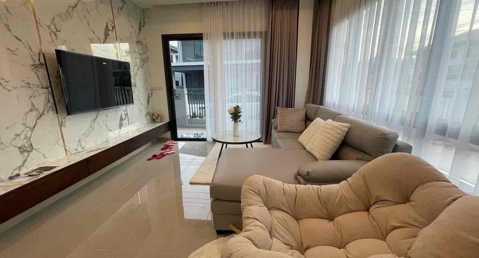 Villa en alquiler de 4 habitaciones en Bang Lamung, Chonburi