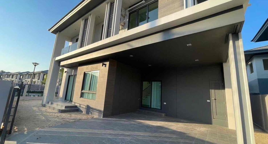 Villa en alquiler de 4 habitaciones en Bang Lamung, Chonburi