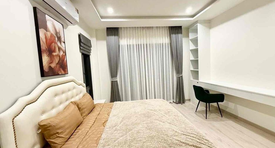 For rent 4 bedrooms villa in Bang Lamung, Chonburi