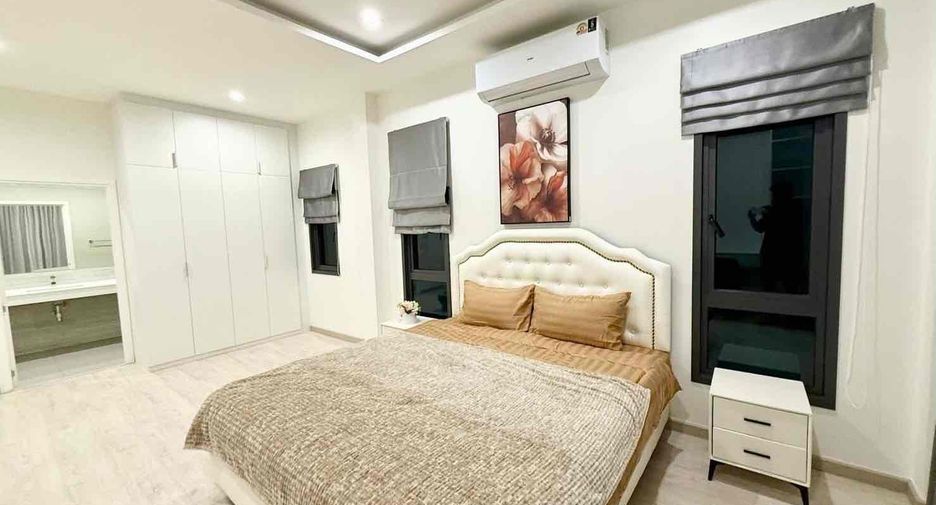 For rent 4 bedrooms villa in Bang Lamung, Chonburi