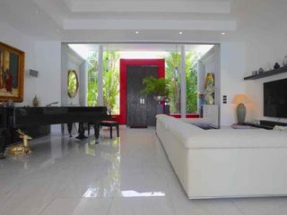 Villa zur Miete und zum Kauf mit 8 Zimmer in Bang Lamung, Chonburi