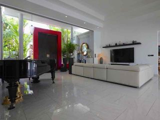 Villa zur Miete und zum Kauf mit 8 Zimmer in Bang Lamung, Chonburi