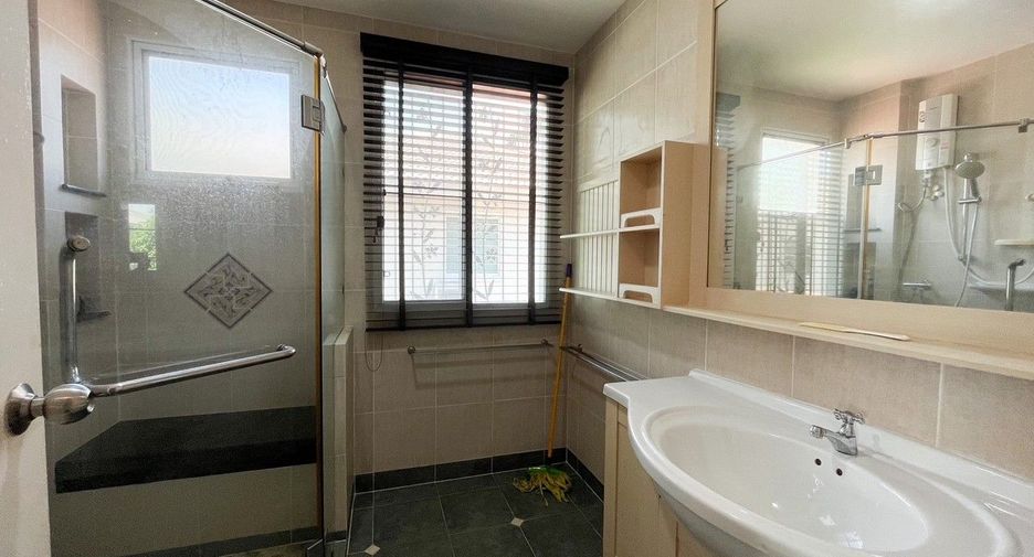 For sale 3 bedrooms house in Bang Phli, Samut Prakan